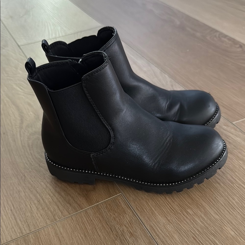 Black Leather Girl’s Boots